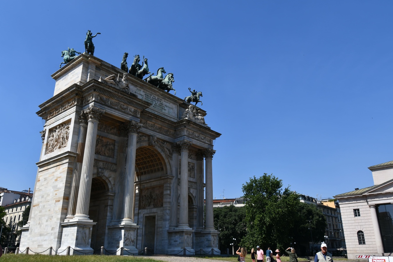 Esplora Milano: Sempione tra storia, design e lifestyle.